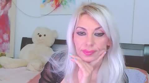 Lara online show from April 11, 10:03 pm