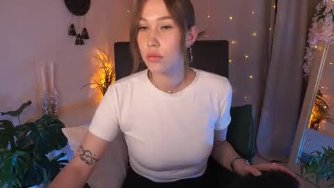 Lilian online show from October 8, 6:44 am