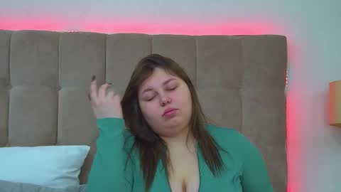 LillianHaig online show from February 9, 6:37 pm