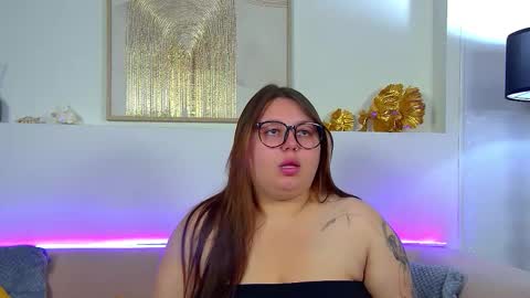 LillianHaig online show from September 14, 6:40 pm