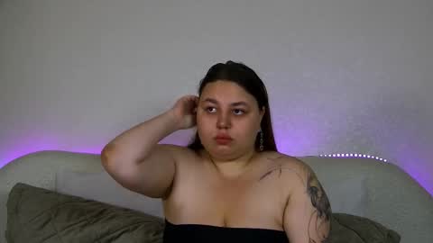 LillianHaig online show from October 6, 6:22 am