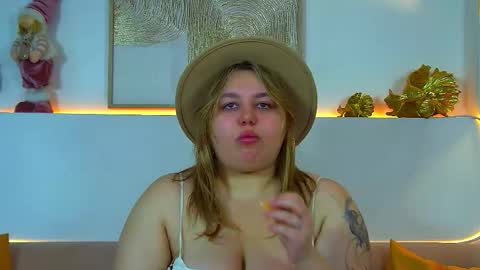 LillianHaig online show from December 15, 6:17 am