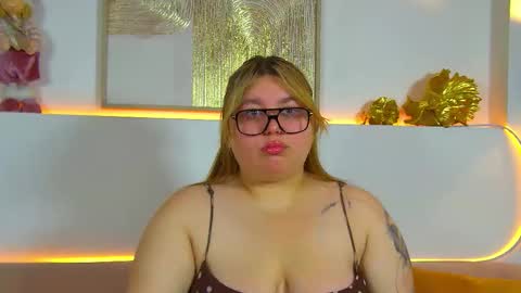 LillianHaig online show from December 22, 6:43 am