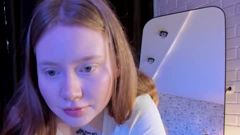 lillie_berry online show from October 9, 5:16 am