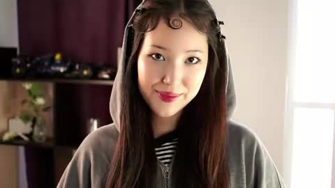 lillie_sun online show from June 16, 7:55 am