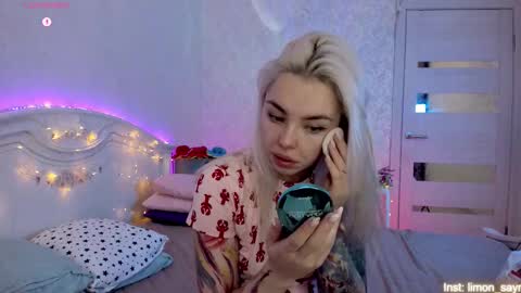 LilliMoore online show from October 9, 11:47 pm