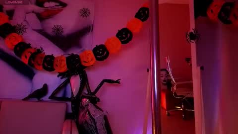 Lilly online show from November 5, 7:36 pm