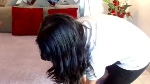   online show from August 1, 11:42 am