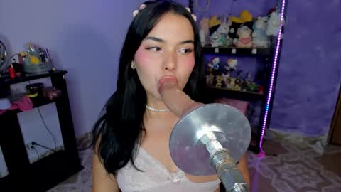 Snapshot of lilly_kinky chatting on September 19, 2:57 am Lilly online show from September 19, 2:57 am