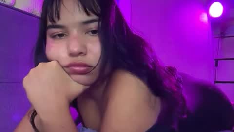 Snapshot of lilly_kinky chatting on March 9, 1:42 am Lilly online show from March 9, 1:42 am