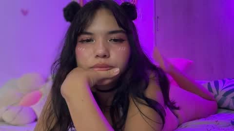 Snapshot of lilly_kinky chatting on April 2, 3:37 am Lilly online show from April 2, 3:37 am