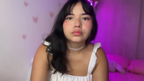 Snapshot of lilly_kinky chatting on April 22, 11:01 am Lilly online show from April 22, 11:01 am