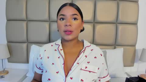 Snapshot of lilly_williamss chatting on May 11, 3:34 am Lilly online show from May 11, 3:34 am
