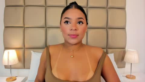 Snapshot of lilly_williamss chatting on May 20, 3:34 am Lilly online show from May 20, 3:34 am