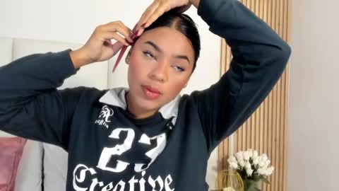 Snapshot of lilly_williamss chatting on May 28, 3:48 am Lilly online show from May 28, 3:48 am