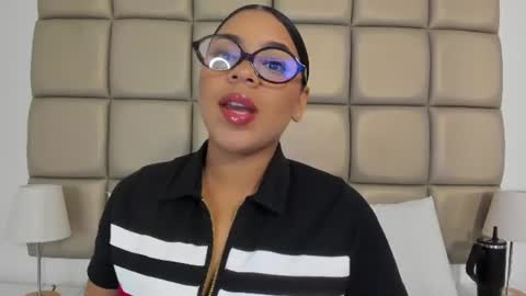Snapshot of lilly_williamss chatting on June 11, 4:10 am Lilly online show from June 11, 4:10 am