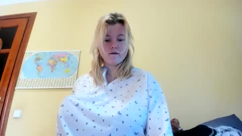 Lilly Depp online show from October 20, 11:54 am