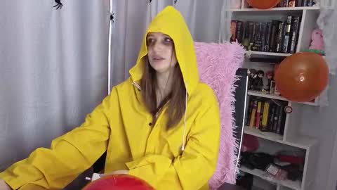 Snapshot of lillyfan_x chatting on October 27, 5:11 am LillyFan X online show from October 27, 5:11 am