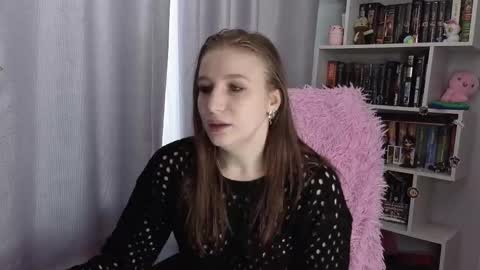 Snapshot of lillyfan_x chatting on November 3, 4:36 am LillyFan X online show from November 3, 4:36 am