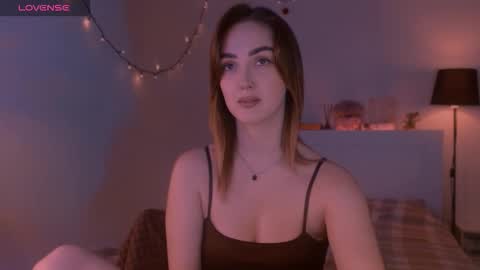 LillyFarey online show from October 5, 7:45 pm