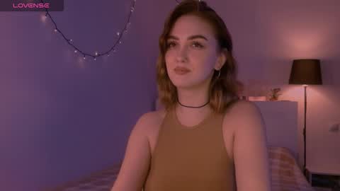 LillyFarey online show from November 4, 6:40 pm