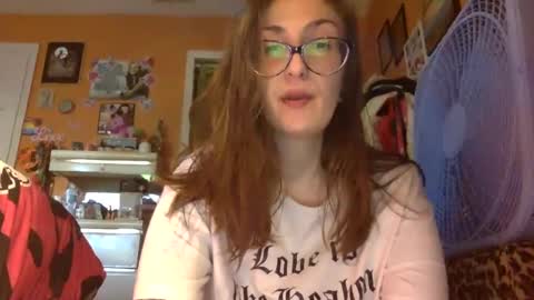 Snapshot of lillylushabae chatting on October 13, 9:15 pm hi guys im back on here 3 online show from October 13, 9:15 pm