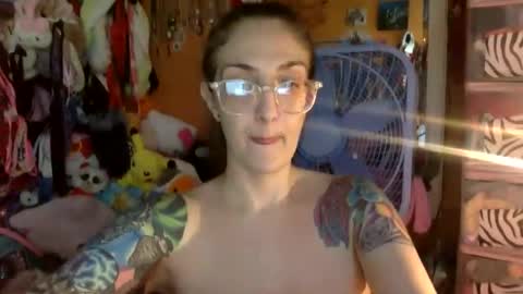 Snapshot of lillylushabae chatting on October 20, 9:15 pm hi guys im back on here 3 online show from October 20, 9:15 pm