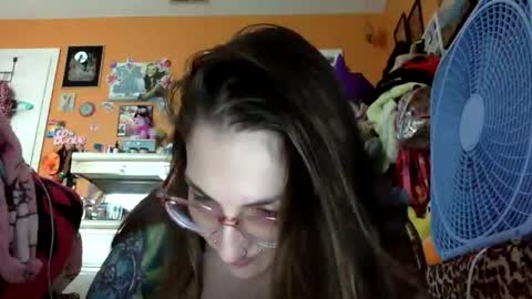 Snapshot of lillylushabae chatting on January 8, 8:44 pm hi guys im back on here 3 online show from January 8, 8:44 pm