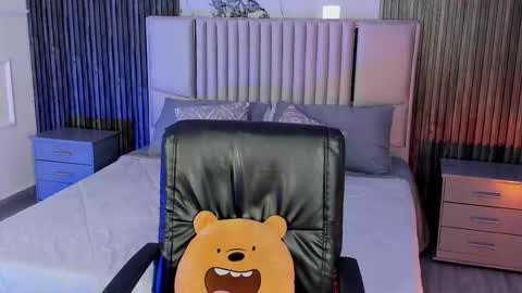 Lilly Ortiz online show from February 7, 7:39 pm