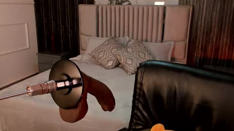 Lilly Ortiz online show from February 23, 8:06 pm