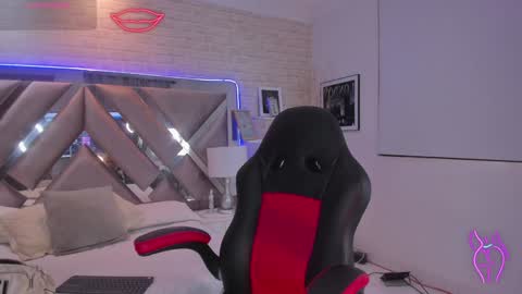 Lilly online show from January 3, 2:19 pm