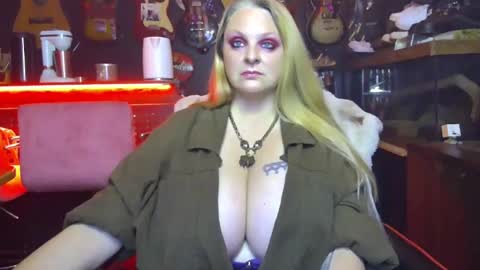 Lillyth Eden online show from October 1, 5:35 am