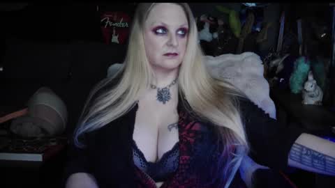 Snapshot of lillyth chatting on February 21, 7:09 am Lillyth Eden online show from February 21, 7:09 am