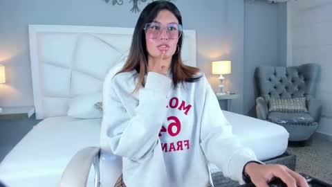 Lilly  online show from October 7, 4:31 am