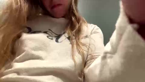 Snapshot of lilmermaidmama chatting on November 19, 3:17 am lilmermaidmama online show from November 19, 3:17 am