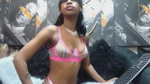 lilmissbaddiexxx online show from May 30, 7:00 pm