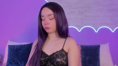 Lilou online show from November 5, 1:22 pm