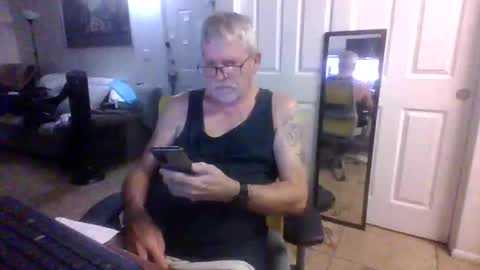 lilpackage69 online show from October 17, 2:37 am