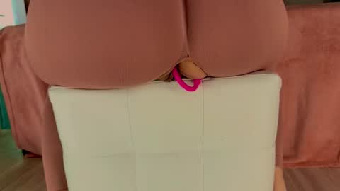 Snapshot of lilraif chatting on November 3, 5:31 am Lil online show from November 3, 5:31 am