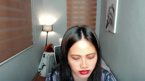 Snapshot of lilsweet_marie chatting on January 4, 5:05 pm Lilsweet marie online show from January 4, 5:05 pm