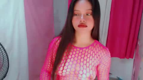 Snapshot of lilsweet_marie chatting on November 11, 10:10 pm Lilsweet marie online show from November 11, 10:10 pm