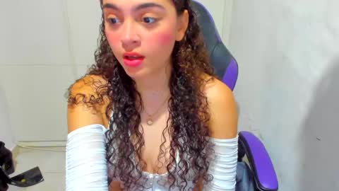 lily_anal_squirt online show from December 27, 9:11 pm