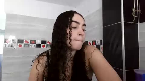 lily_anal_squirt online show from July 6, 7:27 pm