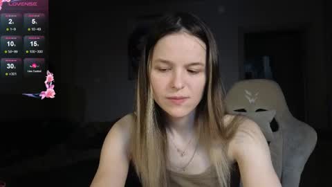 lily_and_jake online show from May 19, 7:04 am