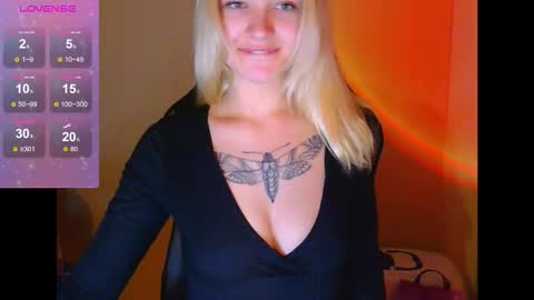 lily_angel777 online show from February 17, 6:25 pm