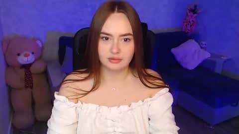 lily_baker_ online show from June 1, 8:38 am