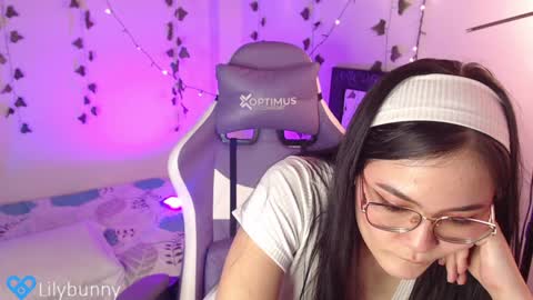 Snapshot of lily_bunny_1 chatting on February 4, 10:34 pm Fansly LilyBunny- help me reach 50 thumbs up online show from February 4, 10:34 pm