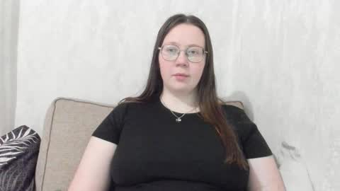 Snapshot of lily_cheys chatting on January 18, 7:06 pm Lily Chays online show from January 18, 7:06 pm