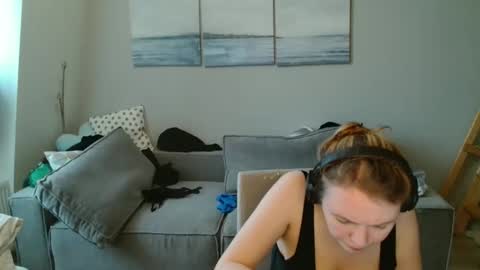 Lily dollyx online show from November 18, 10:20 am