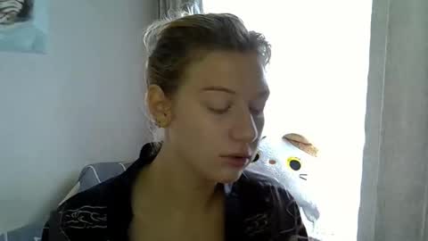 lily_ember online show from October 3, 10:45 am